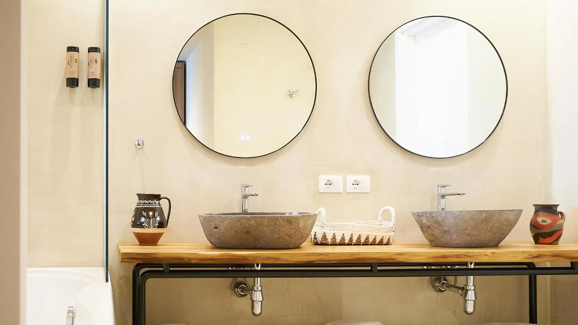 Aparthotel Azar Luxury Suites Vlorë Albania